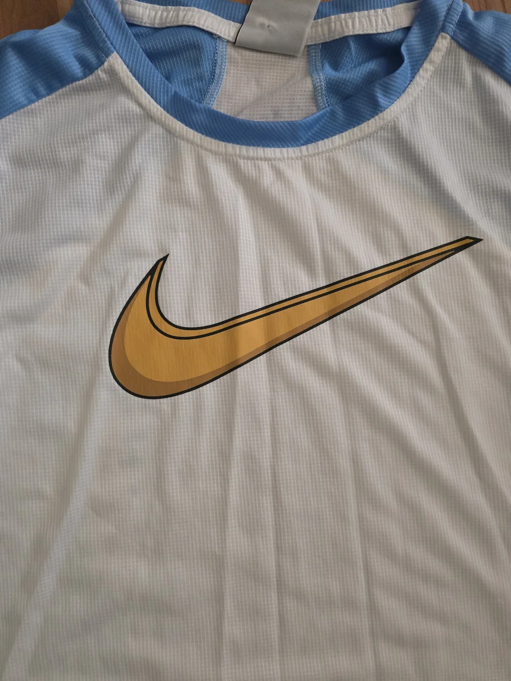 Nike White and Light Blue Long-Sleeve Raglan Athletic Tee